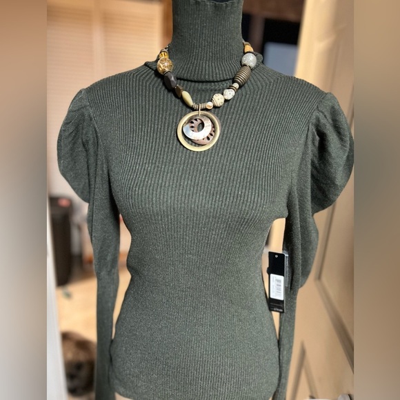 💕NWT-BEAUTIFUL CYRUS OLIVE GREEN SWEATER Sz S💕💕 - Picture 4 of 6